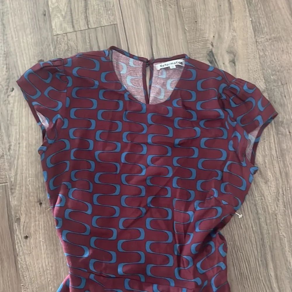 Reformation Gavin Dress in Marooned - Picture 6 of 8